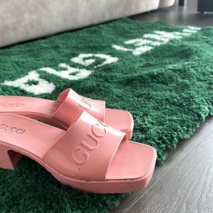 PINK GUCCI RUBBER SLIDES SIZE 39